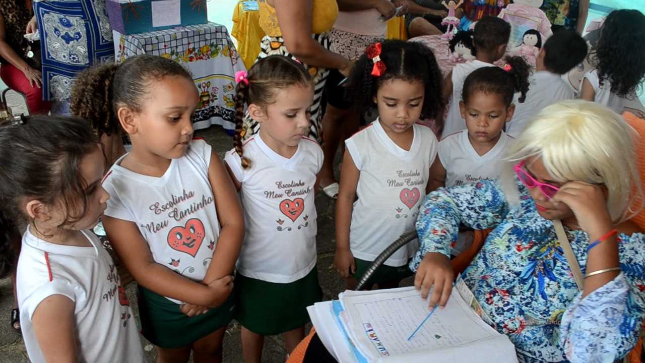 FEIRA LITERARIA